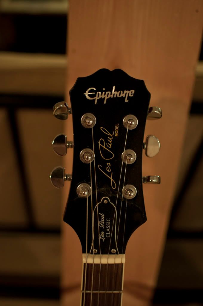 LesPaulneck.jpg