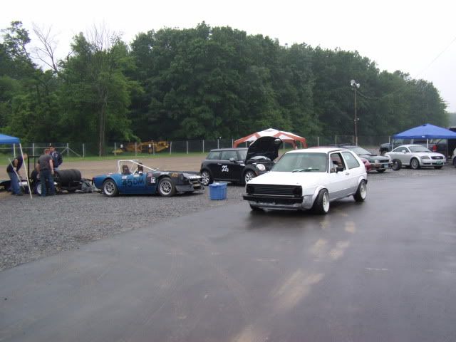 http://i166.photobucket.com/albums/u85/VWmama04/Cars/autoxandbeetleproject004.jpg