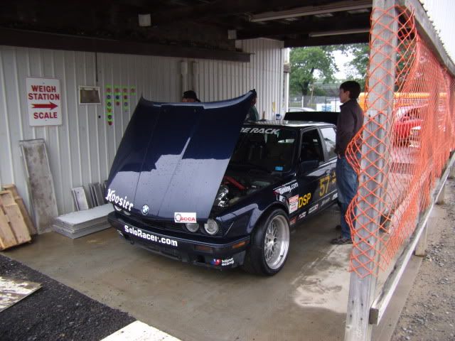 http://i166.photobucket.com/albums/u85/VWmama04/Cars/autoxandbeetleproject024.jpg
