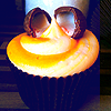 http://i166.photobucket.com/albums/u88/hollykeller_photos/cupcake12.png