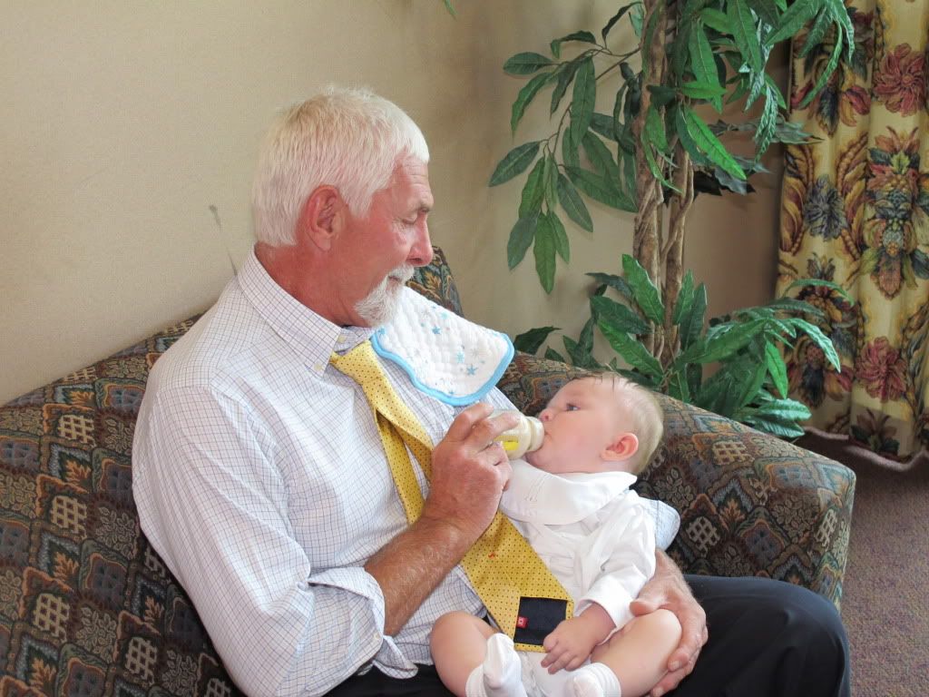 IMAGE: http://i166.photobucket.com/albums/u90/ctpyja6/pics%20for%20canon%20forum/IMG_0245.jpg