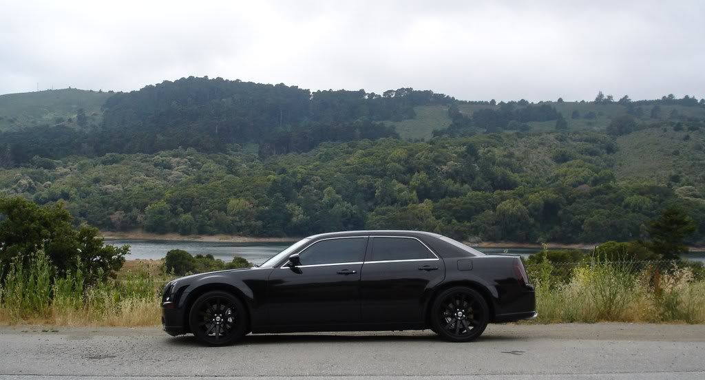 2005 Chrysler 300 rims and tires #3