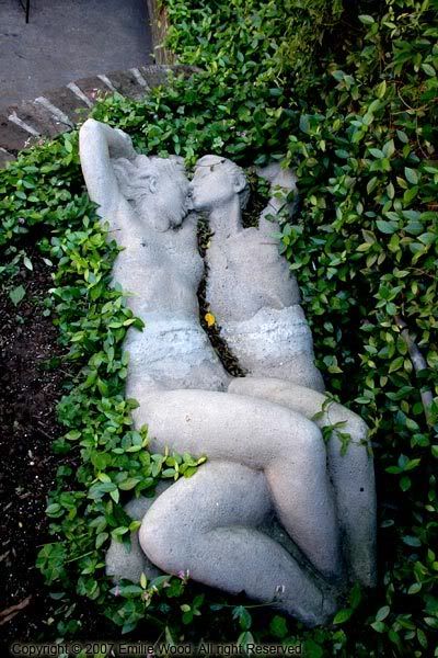 loverstatue.jpg